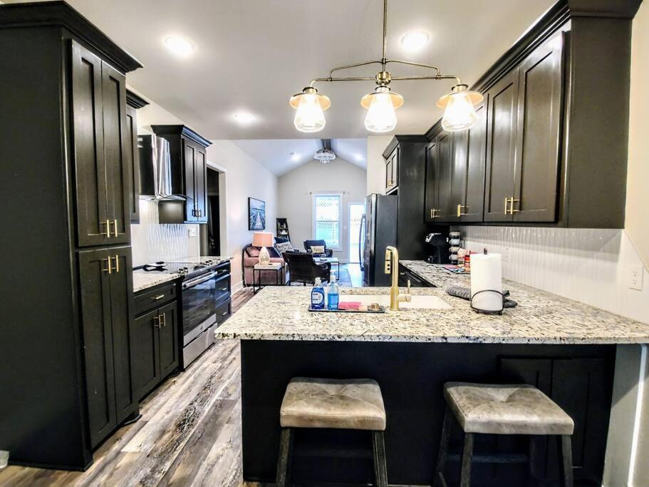 Lakeview B - 10 Minutes To Oaklawn Racing & Gaming Ferienhaus